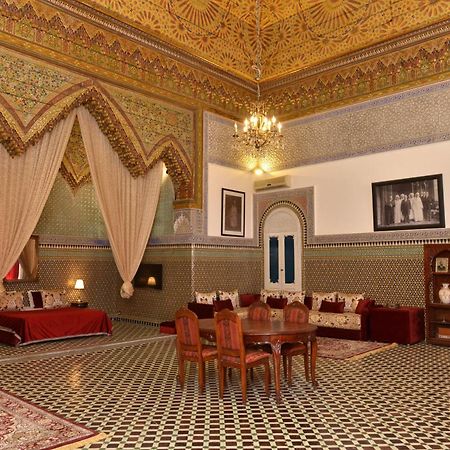 Youssef فاس المظهر الخارجي الصورة