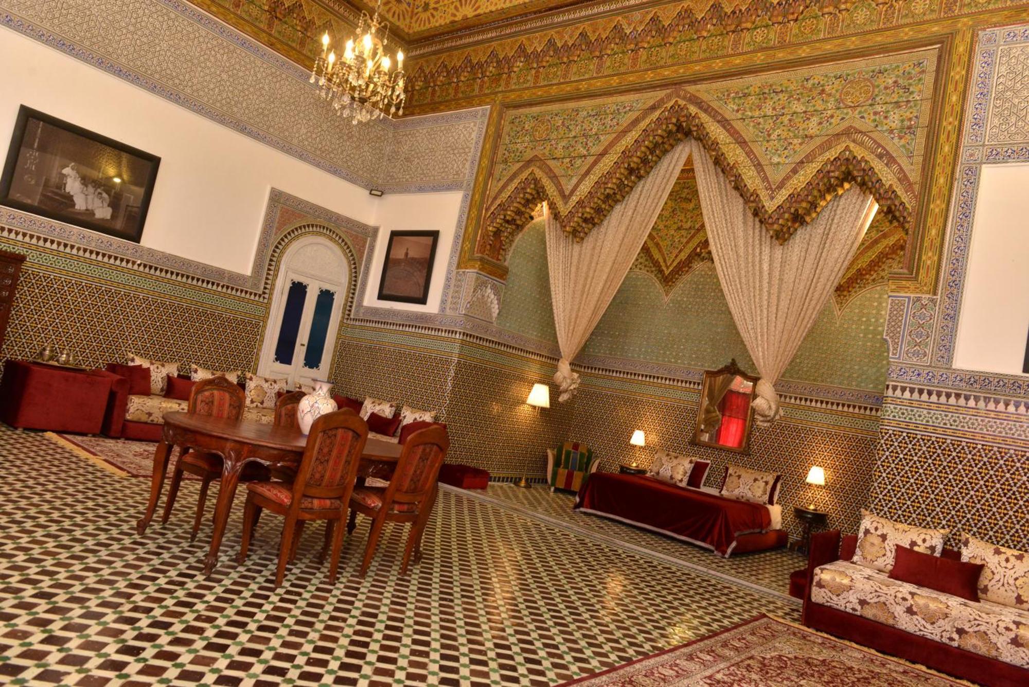 Youssef فاس المظهر الخارجي الصورة